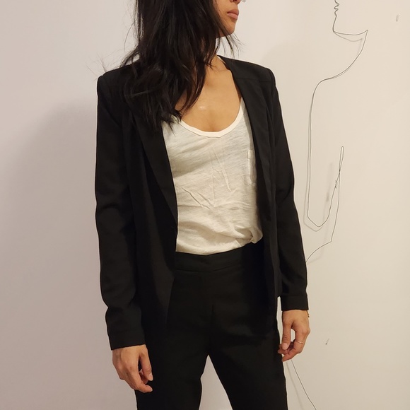 Black blazer with sheer skeleton like back - Picture 2 of 6